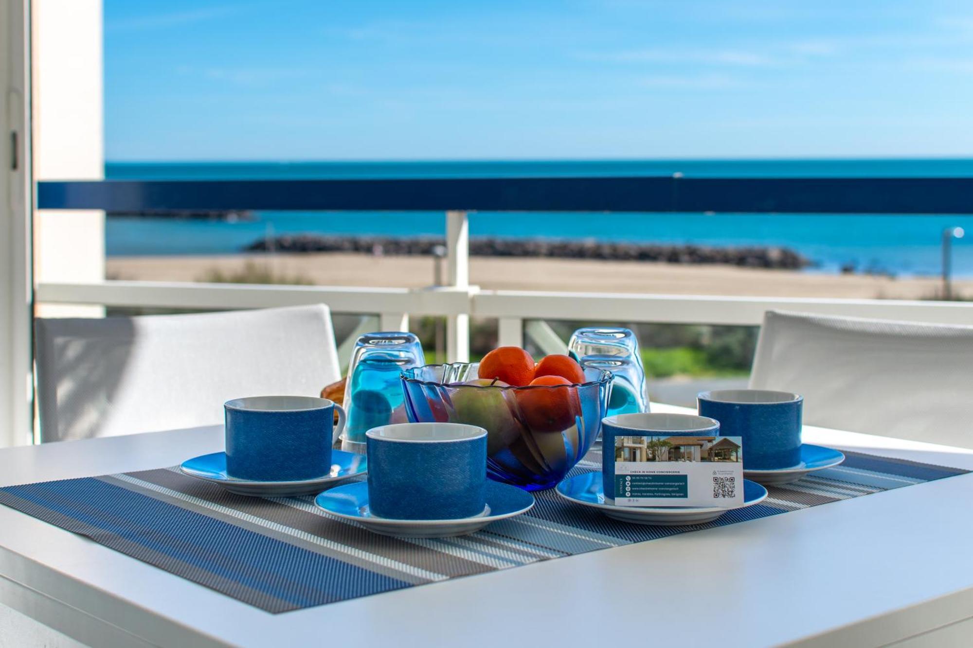 L'evasion Bleue * Wifi * Bord De * Piscine * *